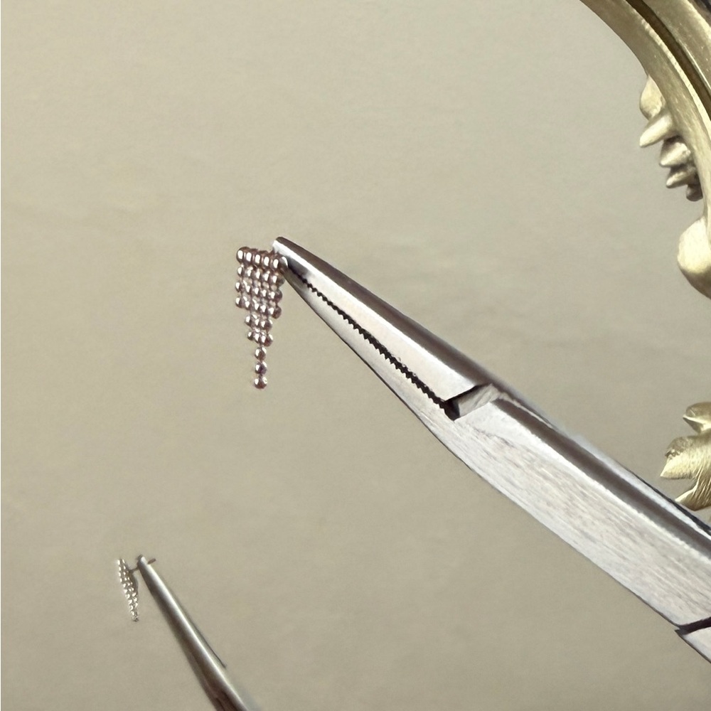 Quetzalli “Cascade” threadless end in solid white gold